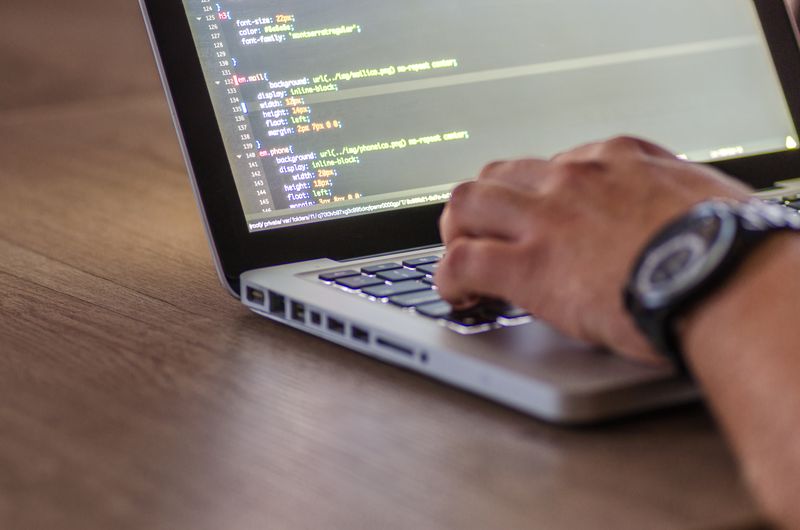 Linux awk 命令教程：文本处理与报表生成